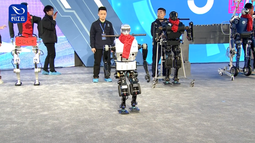 国内最高大最强壮，湖北 10 款人形机器人集体亮相！(图6)